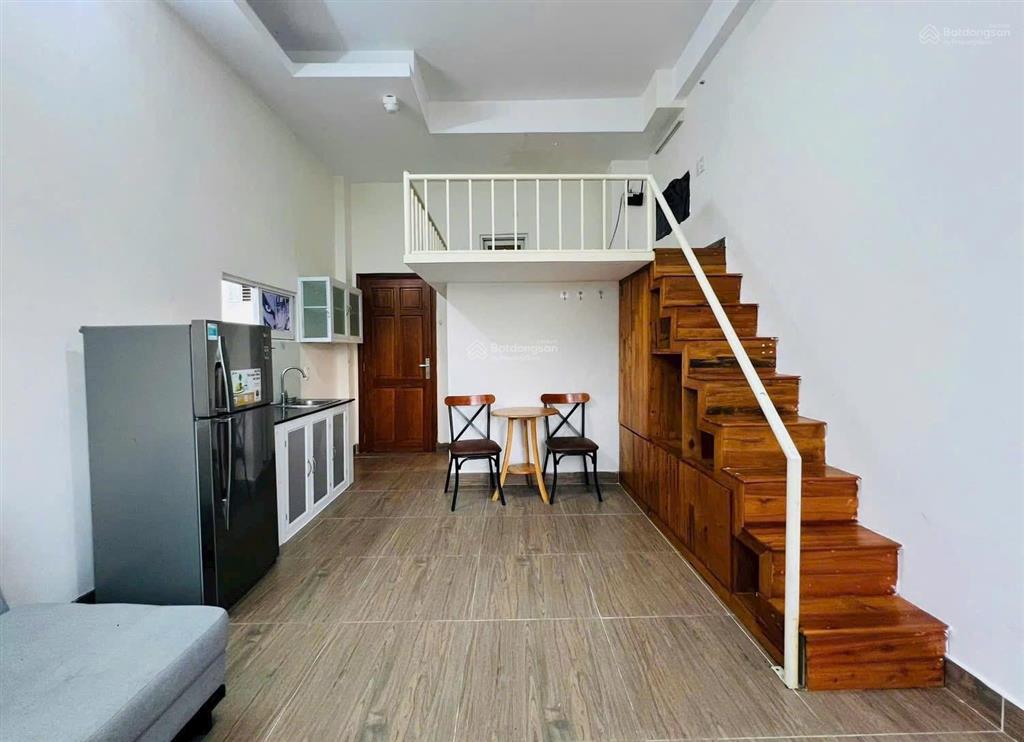 Căn hộ có gác ban công 40m2 máy giặt riêng gần chợ hoàng hoa thám, etown cộng hòa quận tân bình