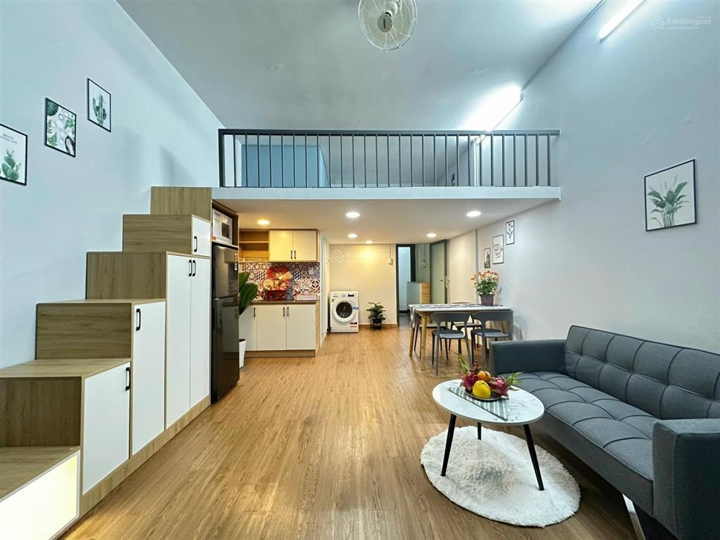 Căn hộ có gác ban công 40m2 gần vòng xoay dân chủ, hà đô centrosa quận 10