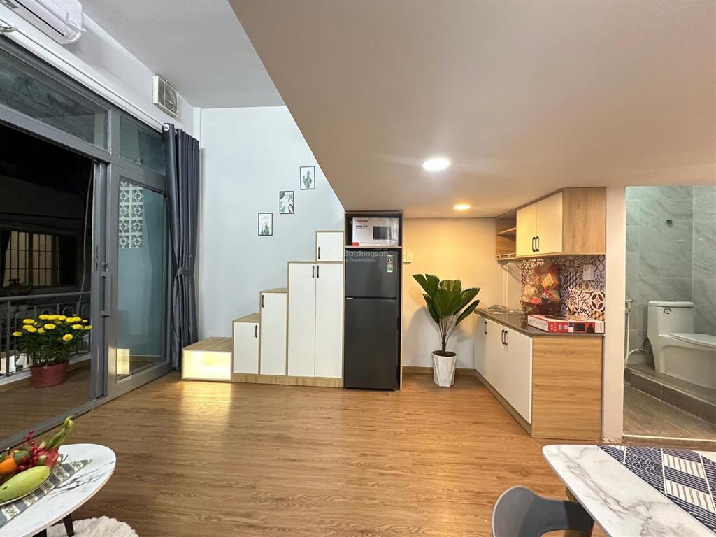 Căn hộ có gác ban công 40m2 gần vòng xoay dân chủ, hà đô centrosa quận 10