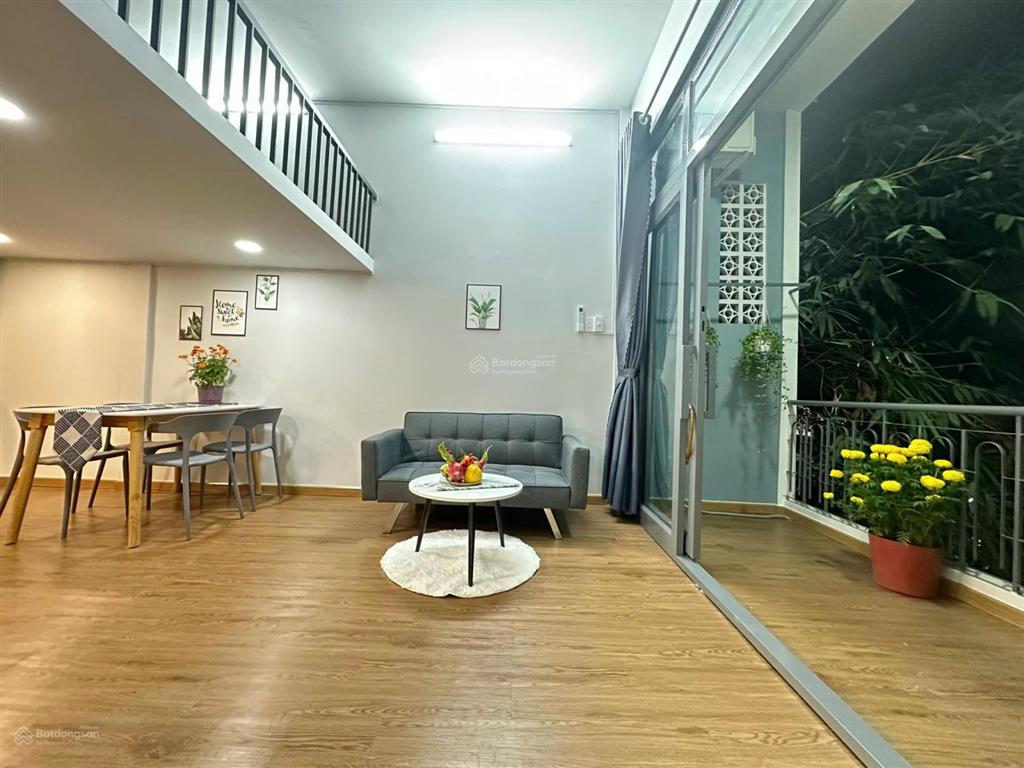 Căn hộ có gác ban công 40m2 gần vòng xoay dân chủ, hà đô centrosa quận 10