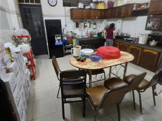 Cần tiền bán gấp nhà 3 tầng trung tâm tp, giá tốt