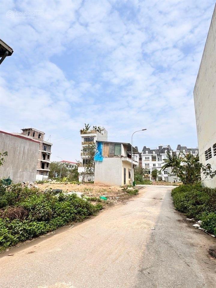 Đất tt trạm trôi  sát đường 3.2 & kđt li.deco  phân lô vỉa hè  52m  chỉ 7 tỷ