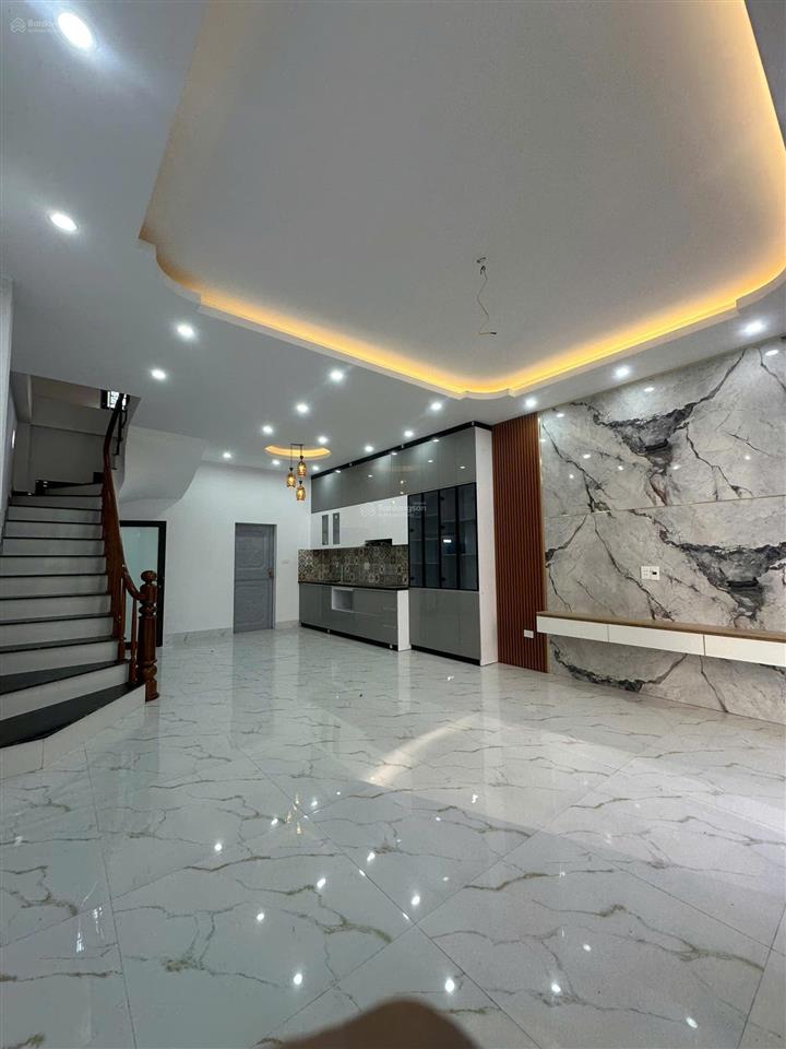 Bán nhà tt chúc sơn 60m xây 4 tầng, vị trí trung tâm gần trường học các cấp, đường ql6. giá 4,35 tỷ