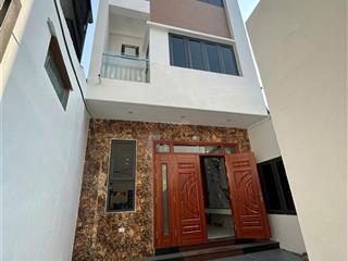 Bán nhà tt chúc sơn 60m xây 4 tầng, vị trí trung tâm gần trường học các cấp, đường ql6. giá 4,35 tỷ