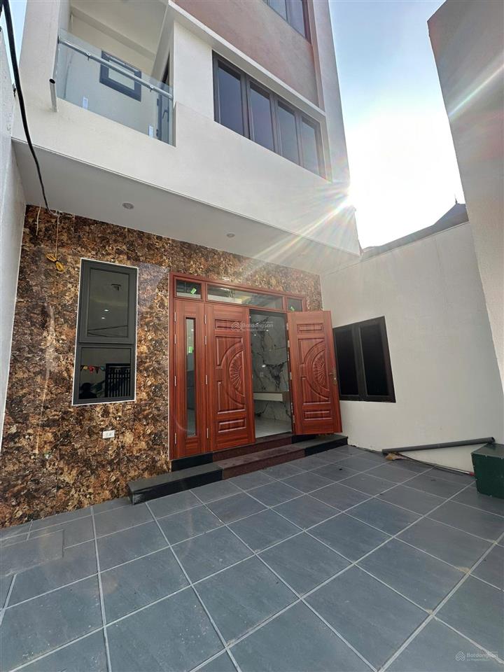 Bán nhà tt chúc sơn 60m xây 4 tầng, vị trí trung tâm gần trường học các cấp, đường ql6. giá 4,35 tỷ