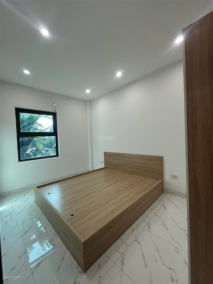 Bán nhà tt chúc sơn 60m xây 4 tầng, vị trí trung tâm gần trường học các cấp, đường ql6. giá 4,35 tỷ