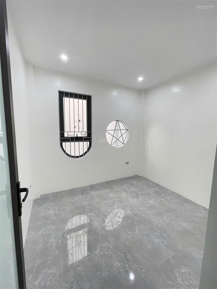 Nhà phượng nghĩa 30m2*3t. vị trí gần chợ dân sinh oto đỗ cổng, 1km ra đhtd thể thao giá 3,15 tỷ.