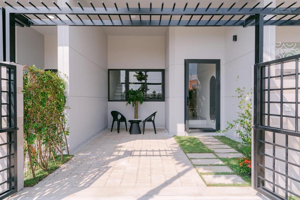 Nhà phố vườn đường ôtô 13m, trung tâm tp thuận an, dt 122m2, 1trệt 1lầu, đã hoàn công