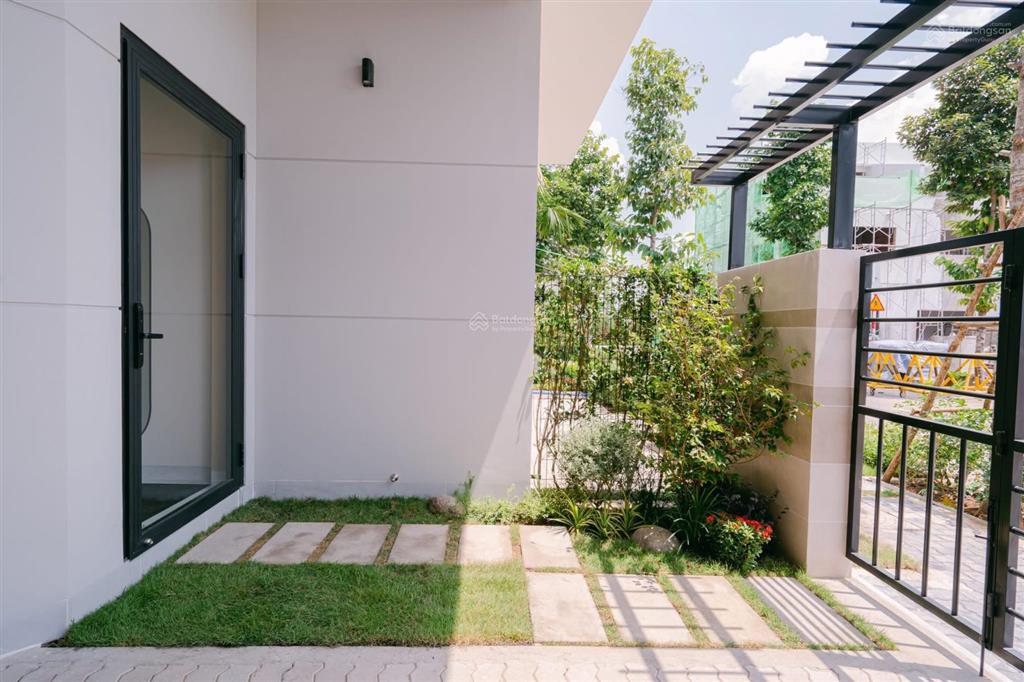 Nhà phố vườn đường ôtô 13m, trung tâm tp thuận an, dt 122m2, 1trệt 1lầu, đã hoàn công