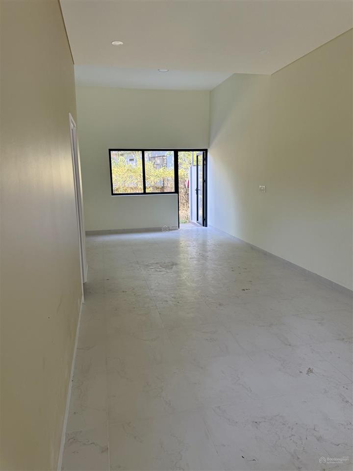 Nhà phố mặt tiền đường 12m, trung tâm thuận an, 1trệt 1lầu, đã hoàn công, shr