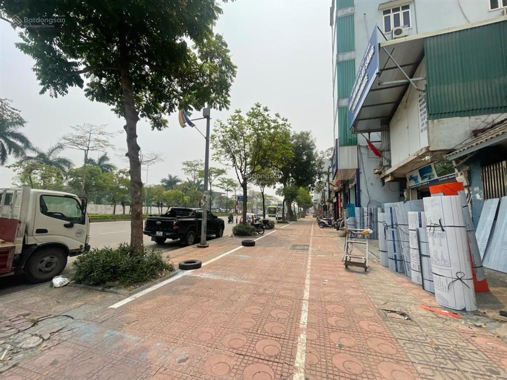 ( giảm 3 tỷ )  cần bán gấp nhà mặt phố ngô gia tự, long biên, 150m2 x 2t, mặt tiền 7m, giá 65 tỷ