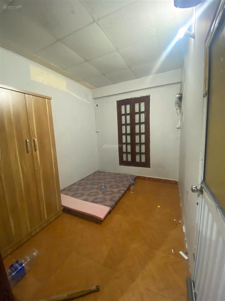 Cho thuê nhà trọ tại số 2 ngõ 193/32 bồ đề, 2,3 triệu, 25m2 (phòng 2 gian)