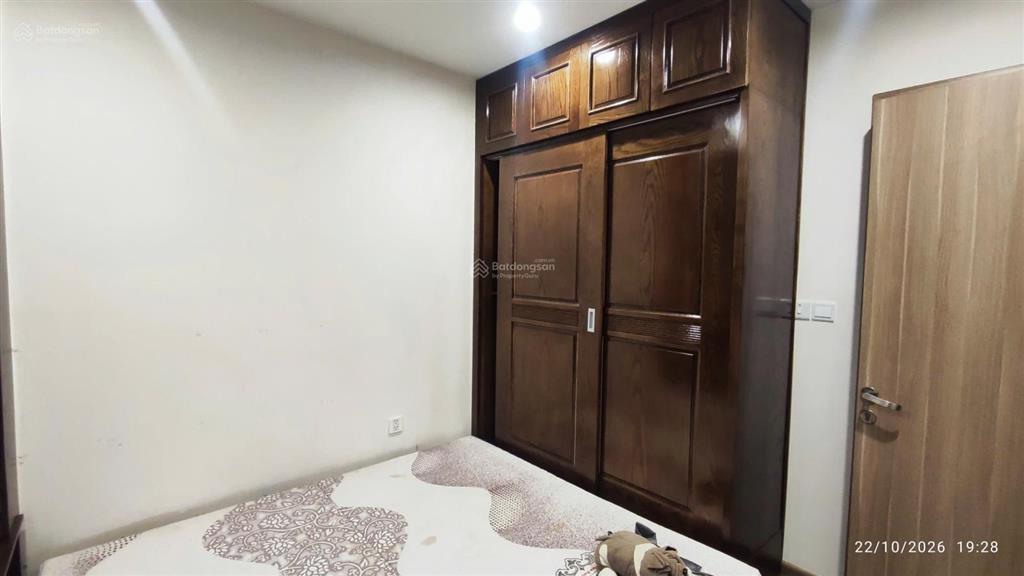 Chính chủ cho thuê căn góc 2+1 tại tòa s2, view sân vận động vinhomes smart city