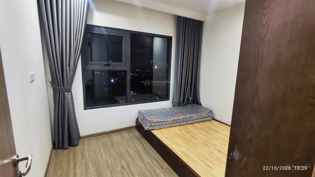 Chính chủ cho thuê căn góc 2+1 tại tòa s2, view sân vận động vinhomes smart city