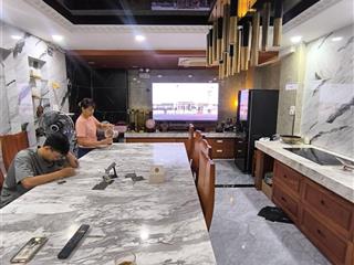 9tỷ hẽm ôtô, gần trường học sóc nâu 4,515 5 tầng 5 pngủ 4 wc đường huỳnh văn nghệ,