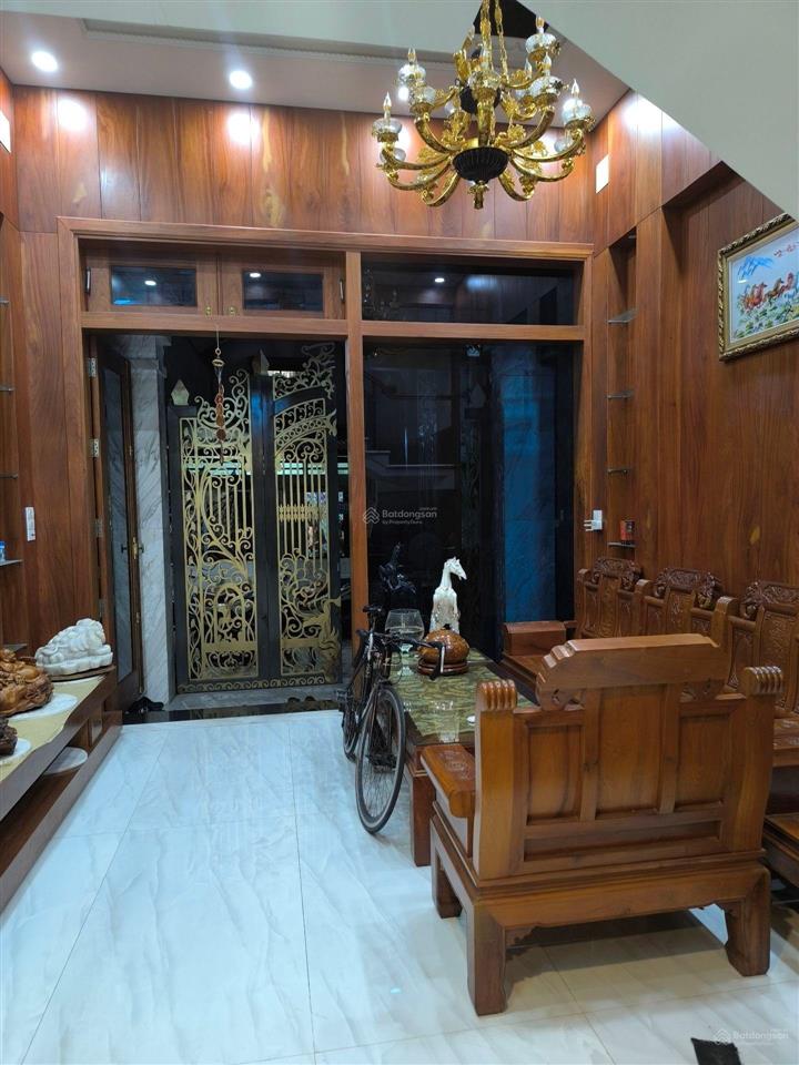 9tỷ hẽm ôtô, gần trường học sóc nâu 4,515 5 tầng 5 pngủ 4 wc đường huỳnh văn nghệ,