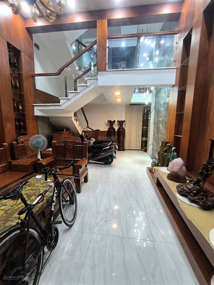 9tỷ hẽm ôtô, gần trường học sóc nâu 4,515 5 tầng 5 pngủ 4 wc đường huỳnh văn nghệ,