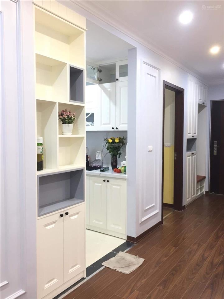 Chính chủ gửi bán căn 2pn 2wc 69m2 hướng đông nam  tầng cao view thoáng  5,3 tỷ có sẵn sổ đỏ