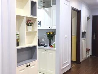 Chính chủ gửi bán căn 2pn 2wc 69m2 hướng đông nam  tầng cao view thoáng  5,3 tỷ có sẵn sổ đỏ