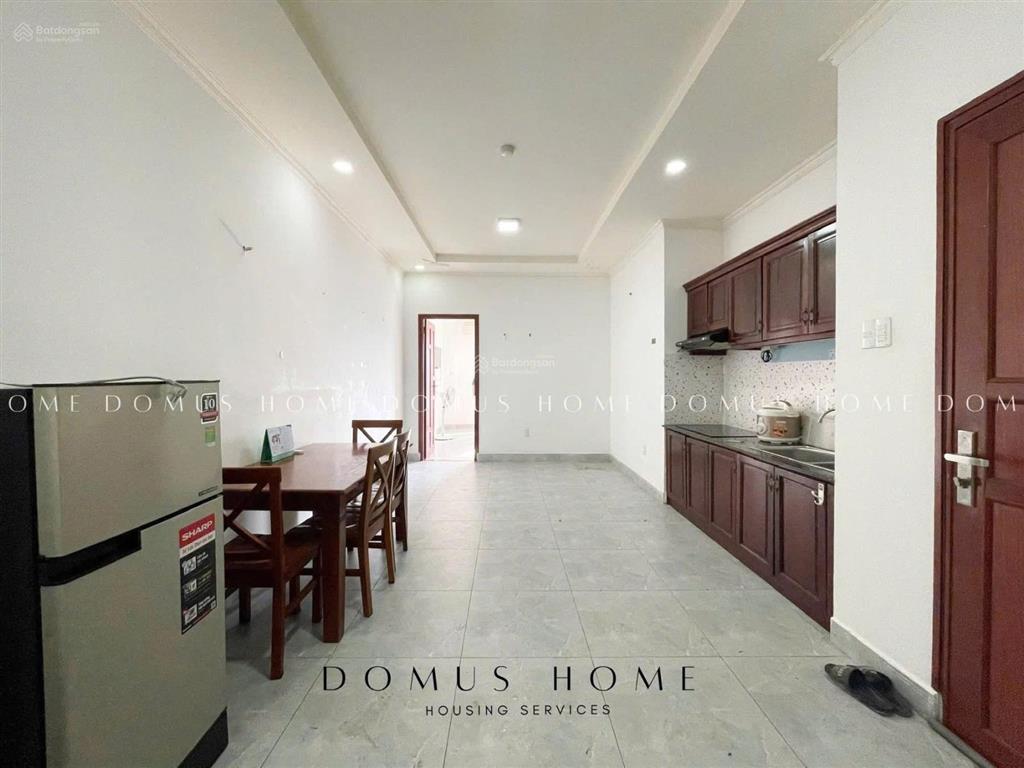 Cho thuê chdv 1pn q7, ban công, máy giặt riêng, gần lotte mart, 5p sang q4, 10p sang q1