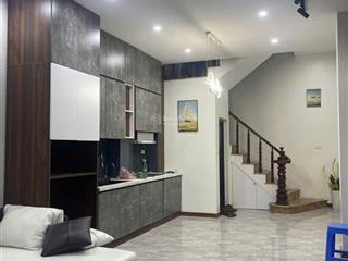 Đê la thành, tt đống đa, ngõ thông 3 gác, gần ô tô, gần phố, 40m2 giá 8,65ỷ