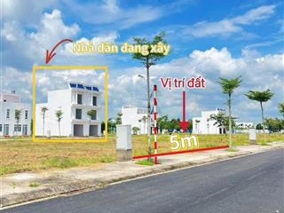 Chính chủ gửi bán đất đối diện kcn vsip 2, giá 900tr/nền, sổ riêng, cách chợ 500m.  0941 182 ***