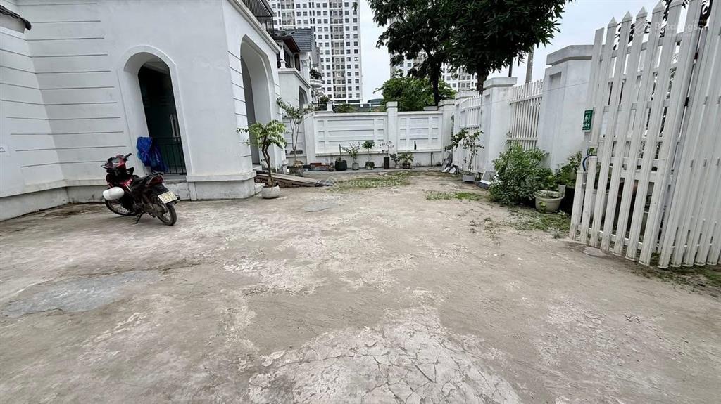 (mặt tiền 12m)  bán biệt thự geleximco lê trọng tấn, hoài đức, 240m2 x 4t, mt 12m, view công viên