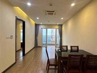 Chuyển đổi nhà, gia đình muốn bán căn hộ 2pn 70m2 đáng mua nhất hoà bình green city