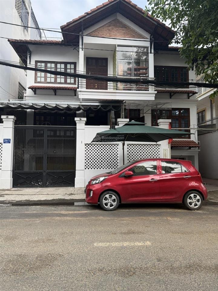 Siêu biệt thự vip quận 10 bề ngang lớn