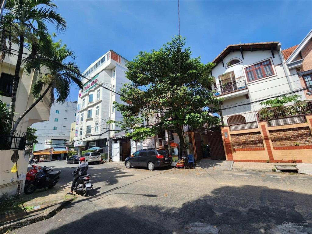 Siêu biệt thự vip quận 10 bề ngang lớn