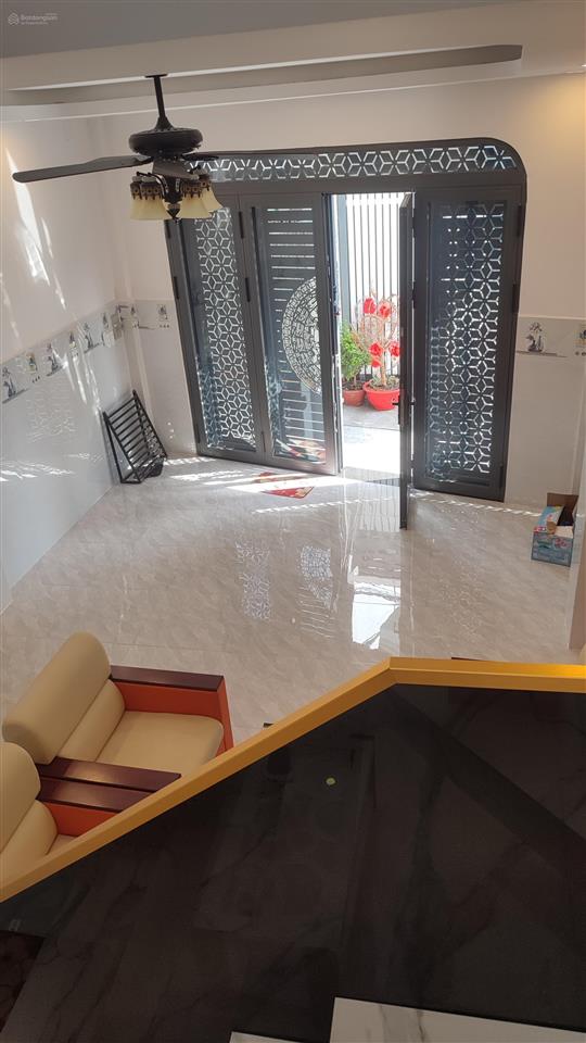 2 mặt tiền hẻm, nhà mới 2 tầng, gần mặt tiền bà hom, 2pn 2wc, phòng khách, giá tốt.