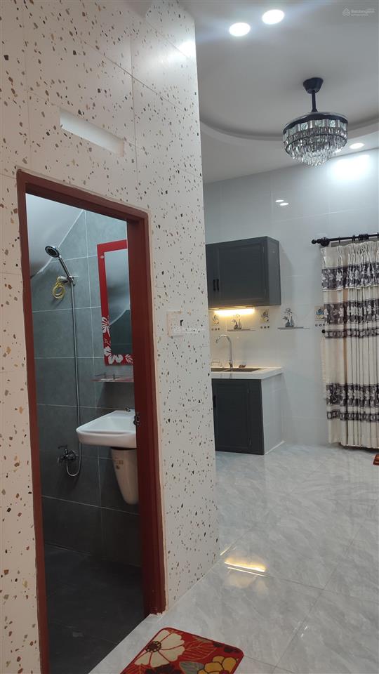2 mặt tiền hẻm, nhà mới 2 tầng, gần mặt tiền bà hom, 2pn 2wc, phòng khách, giá tốt.