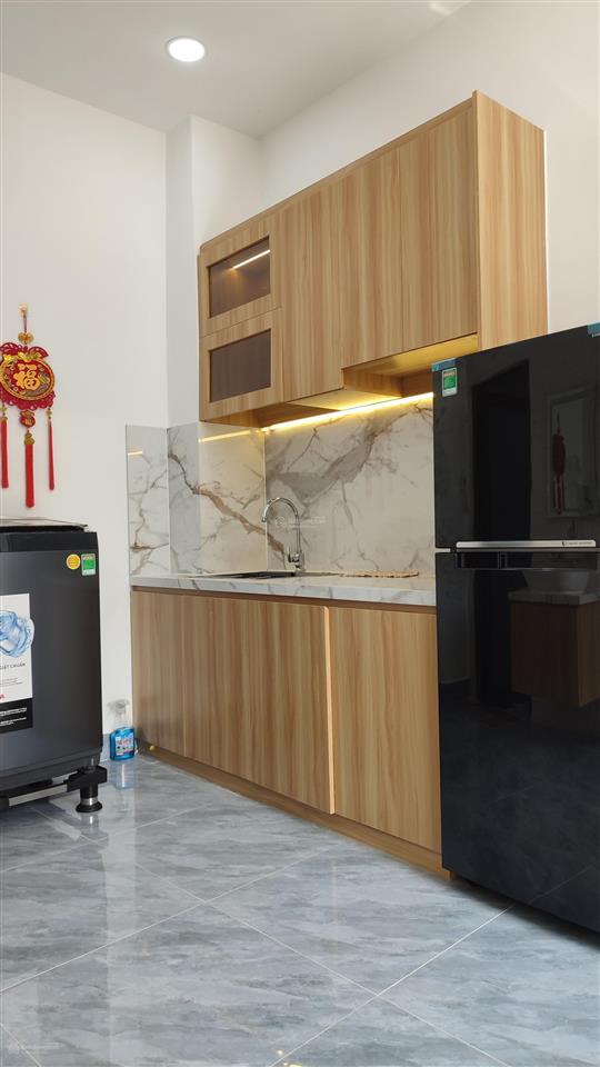 Nhà mới, 2 tầng. 2pn 2wc, dt 3.7x6.6 nở hậu 4. giá 3.75 tỷ