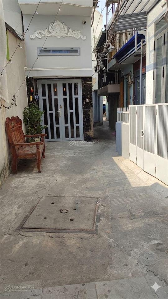 Nhà mới, 2 tầng. 2pn 2wc, dt 3.7x6.6 nở hậu 4. giá 3.75 tỷ