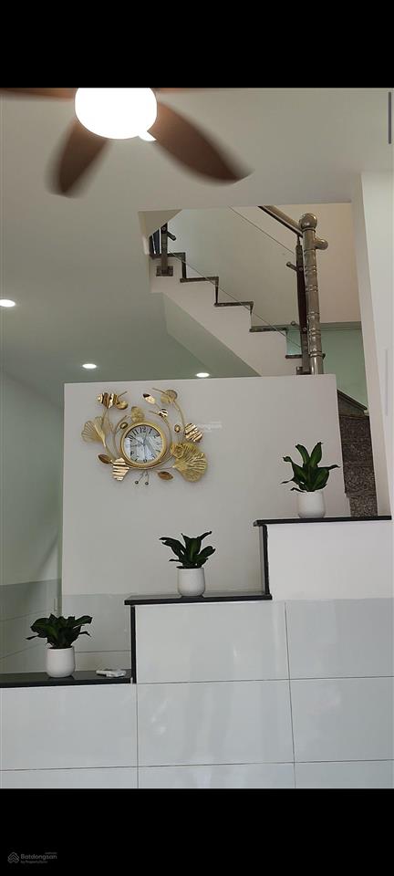 Nhà 2 mặt tiền hẻm nhựa 6m. 3 tầng, sân thượng. 4pn 3wc. giá tốt