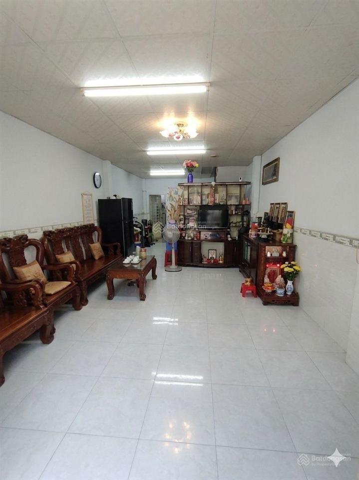 Ngang 4 dài 21. dt 84m2. nhà 2 tầng. tân hoà đông, quận 6. giá khá mềm.