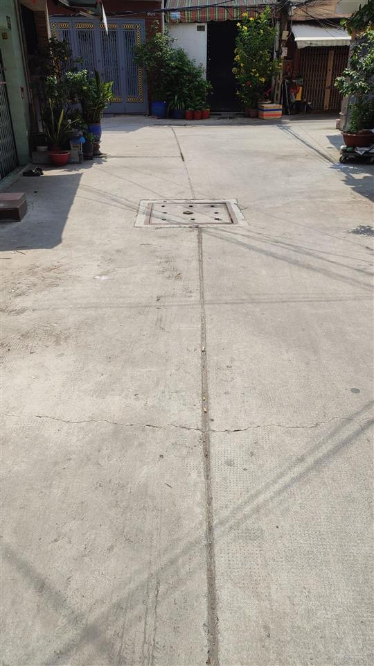 Ngang 4 dài 21. dt 84m2. nhà 2 tầng. tân hoà đông, quận 6. giá khá mềm.