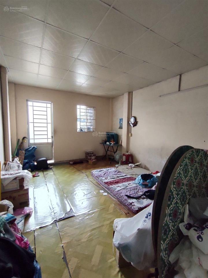 Ngang 4 dài 21. dt 84m2. nhà 2 tầng. tân hoà đông, quận 6. giá khá mềm.