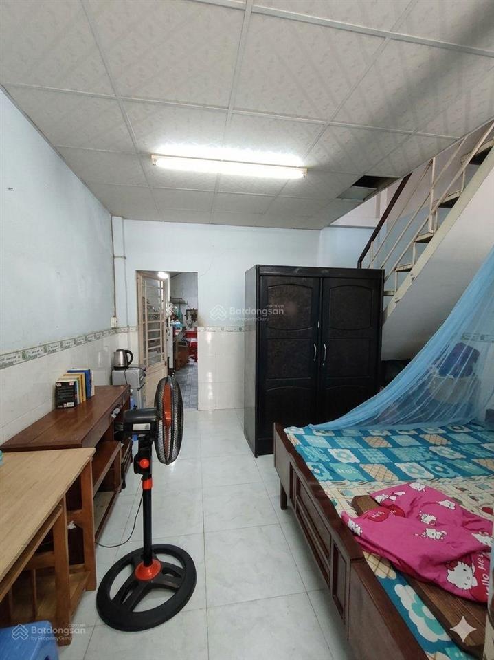 Ngang 4 dài 21. dt 84m2. nhà 2 tầng. tân hoà đông, quận 6. giá khá mềm.