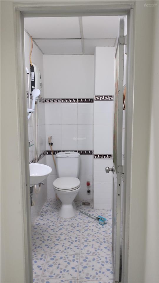 Nhà q6 gần ngã tư nguyễn văn luông  hậu giang, trệt 2 lầu, 5pn, 3wc, giá 5,3 tỷ