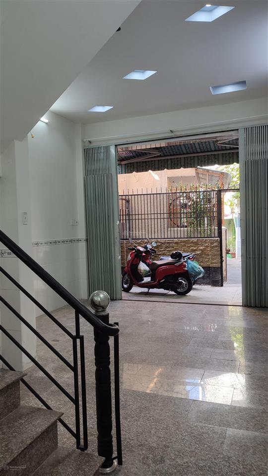 Nhà q6 gần ngã tư nguyễn văn luông  hậu giang, trệt 2 lầu, 5pn, 3wc, giá 5,3 tỷ