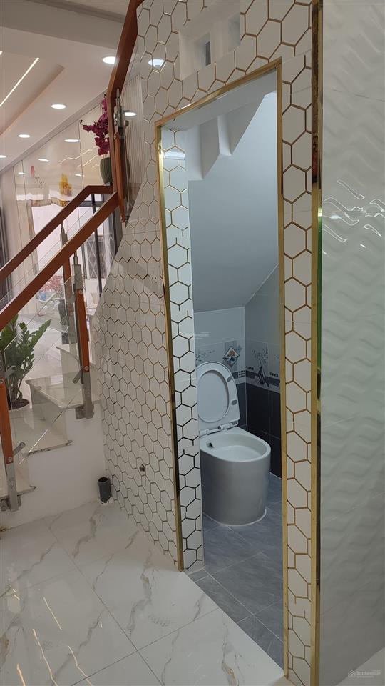 Nhà hẻm 3,5m văn thân, p8, q6, 44,1m, 2 tầng, 4pn, cách mặt tiền 30m.