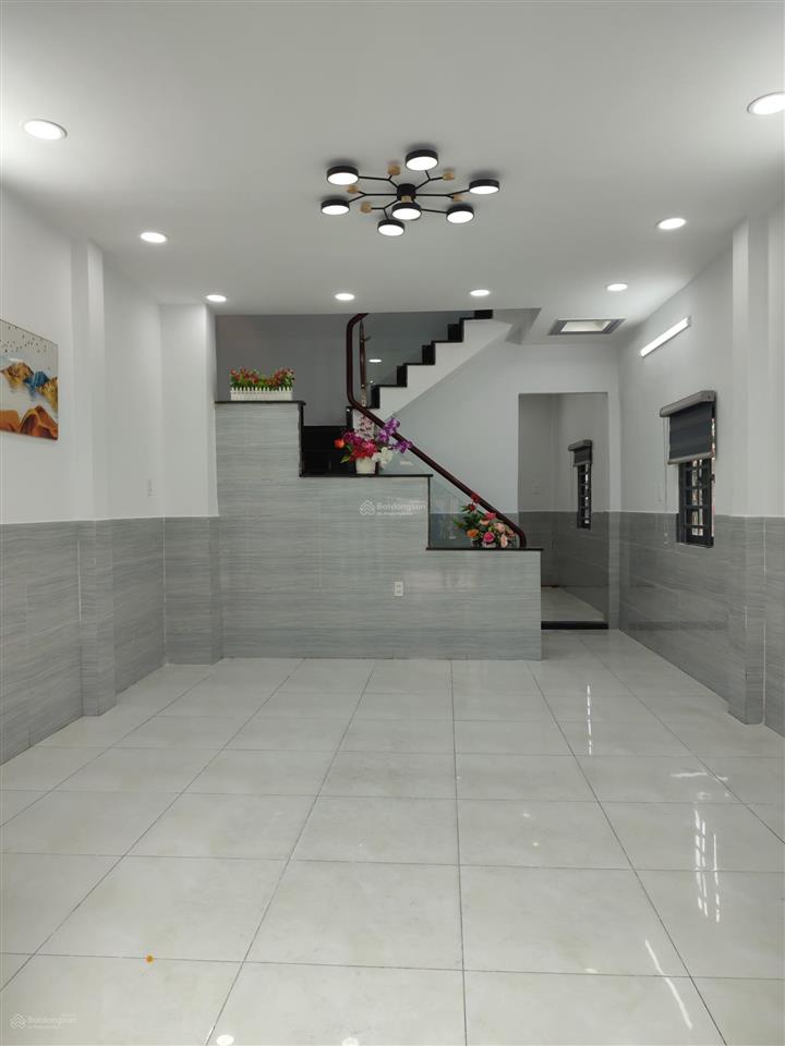 Căn góc 2 mặt tiền hẻm 7m, sát chợ bình trị đông, bình tân