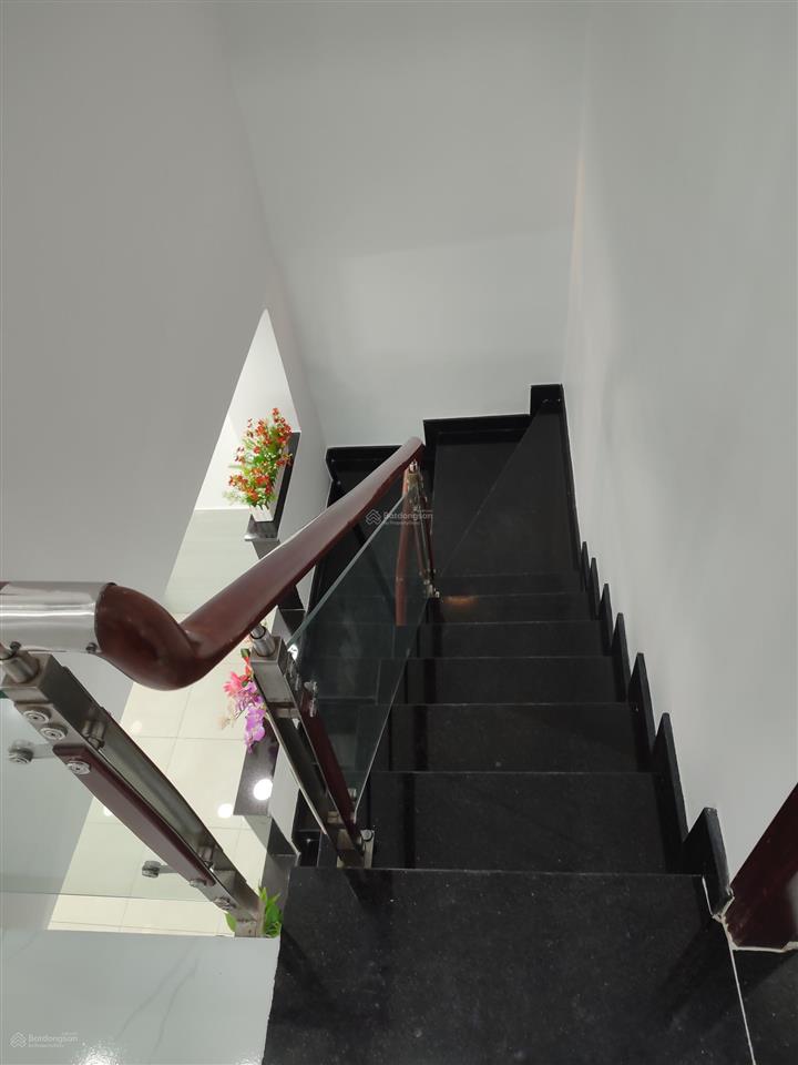Căn góc 2 mặt tiền hẻm 7m, sát chợ bình trị đông, bình tân