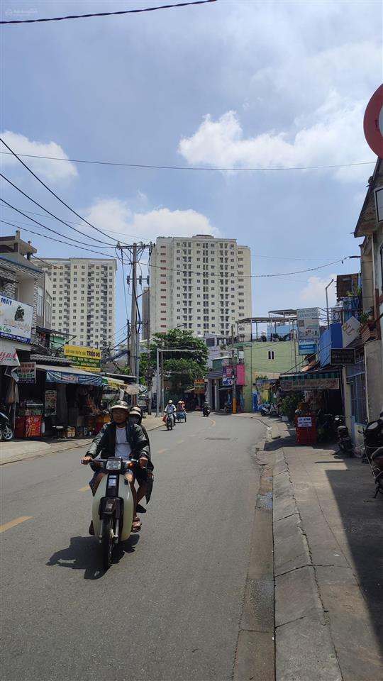 Nhà 2 tầng, hẻm xe tải 5m thông, sát ngã 4 cây da xà, p13, q6