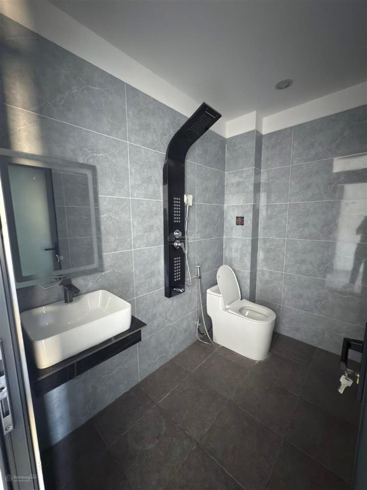 3tỷ3  cần bán nhà đường hà huy giáp, an phú đông, q12  90m2  sổ hồng riêng sang tên liền