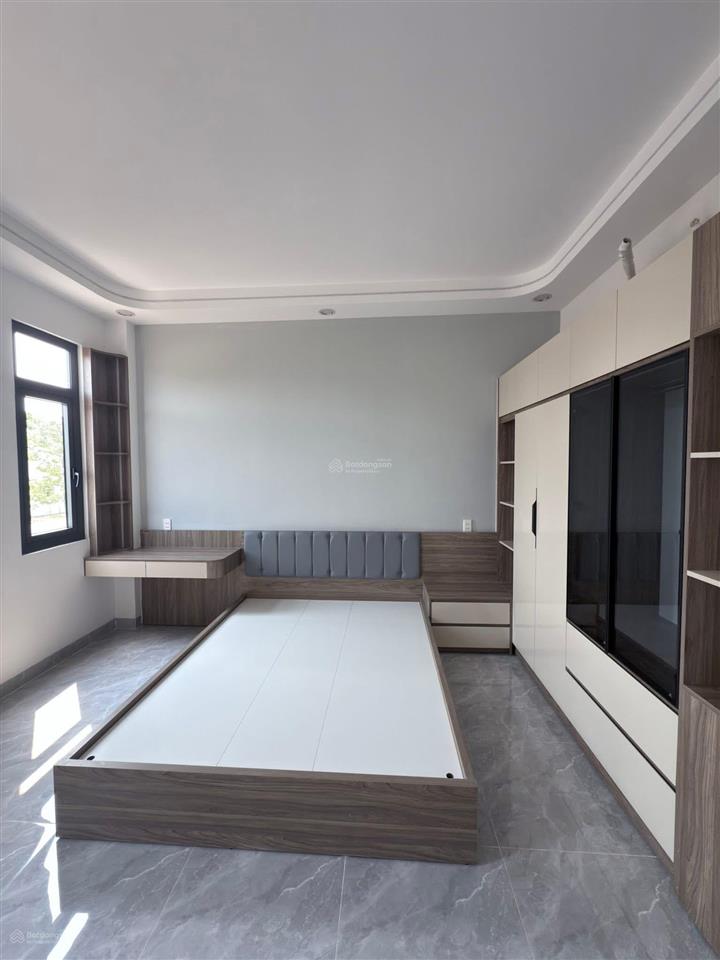 3tỷ3  cần bán nhà đường hà huy giáp, an phú đông, q12  90m2  sổ hồng riêng sang tên liền