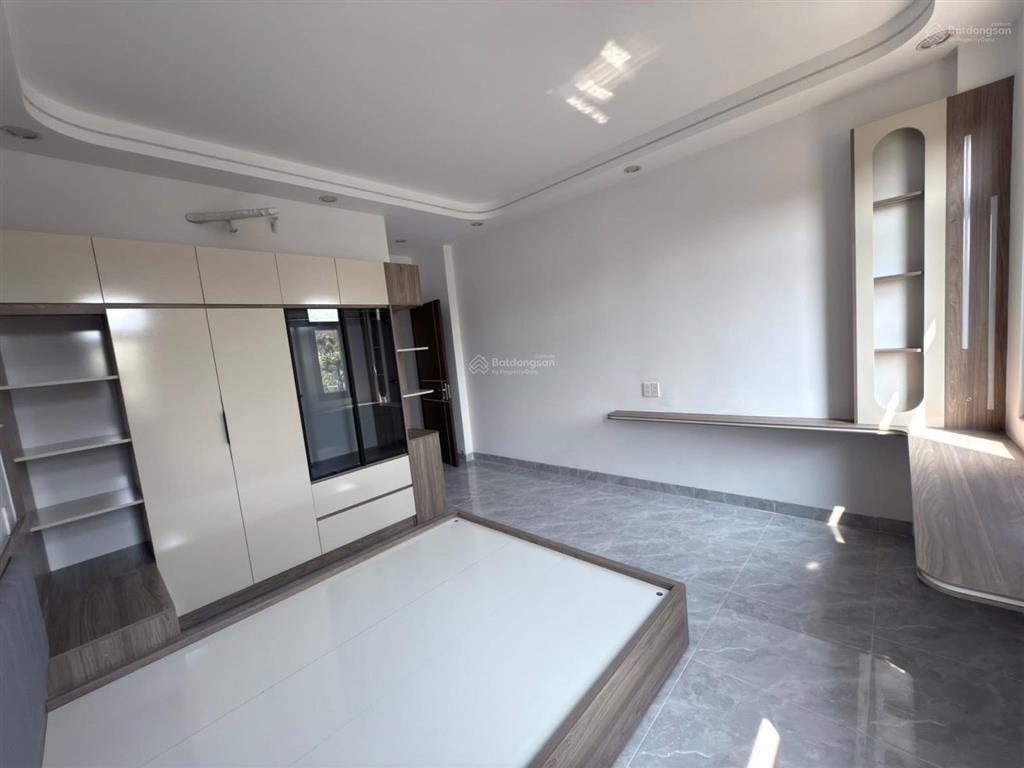 3tỷ3  cần bán nhà đường hà huy giáp, an phú đông, q12  90m2  sổ hồng riêng sang tên liền