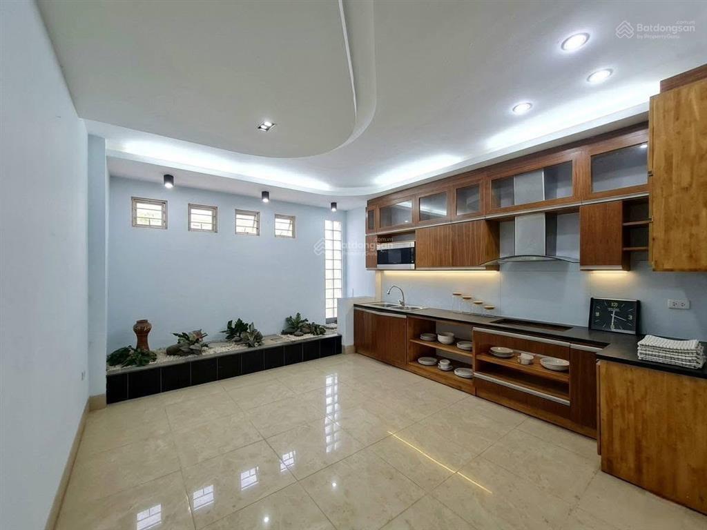 [hàng kín] trần quốc hoàn, 40m²/17.9tỷ, 7 tầng thang máy, ô tô tránh  kinh doanh tốt