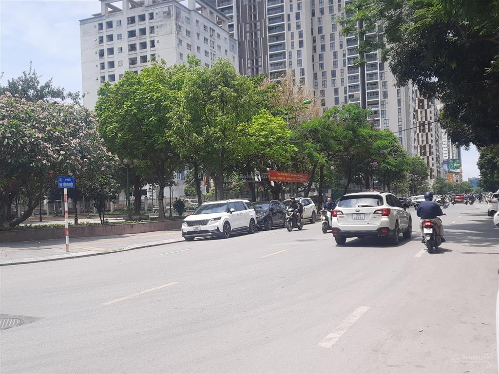 Bán nhà ngõ 104 hạ yên quyết dt 65m2 x6t, mt 4m giá 13 tỷ, sổ đỏ đẹp, gần ô tô